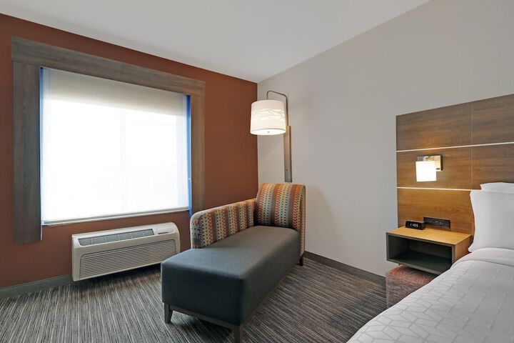 Room 34 of 50