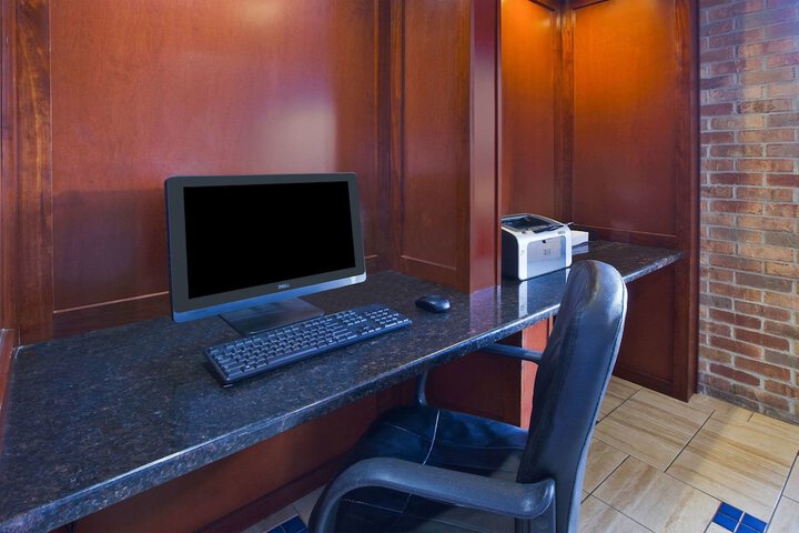 Business Center 22 of 23