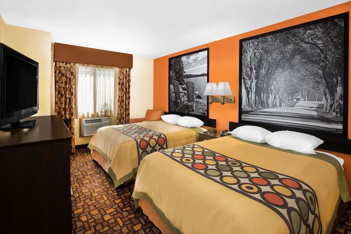 Room 13 of 16