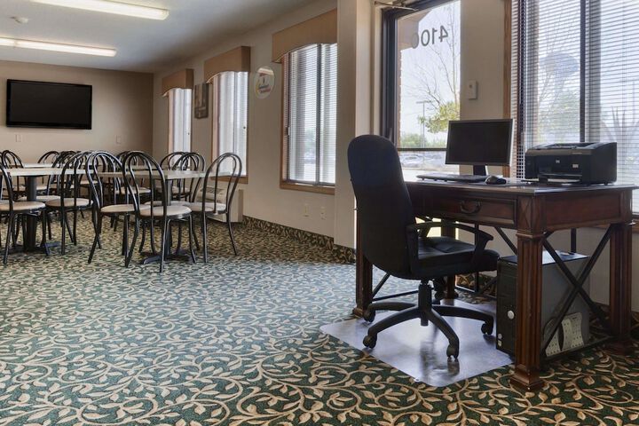 Business Center 13 of 13