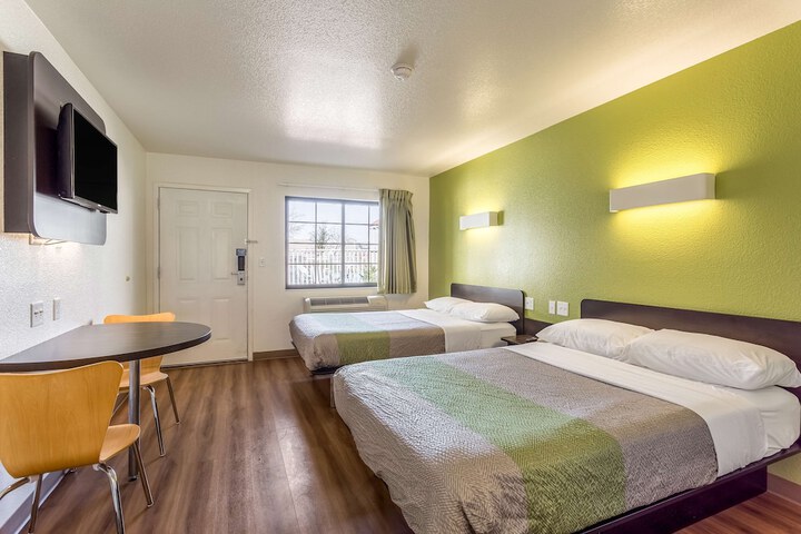 Room 19 of 34