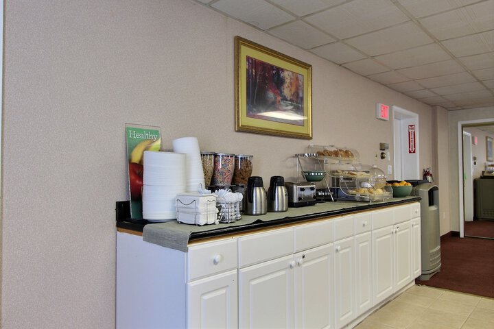 Breakfast/Coffee Service 34 of 45