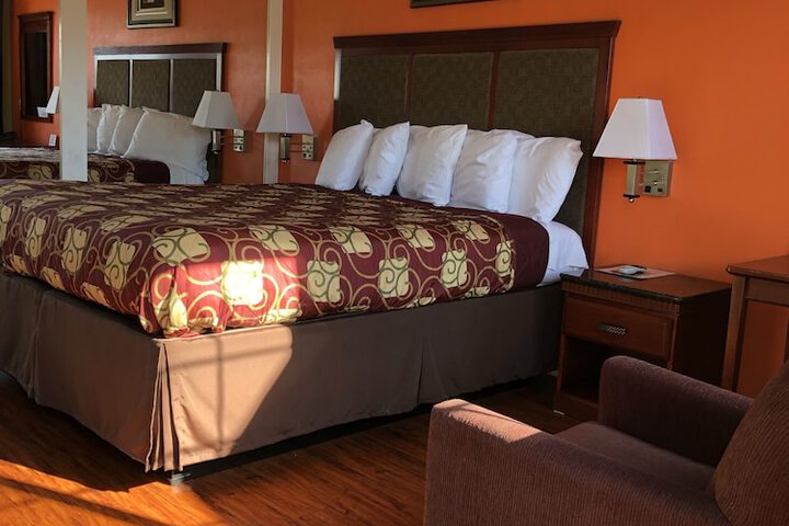 Room 17 of 34
