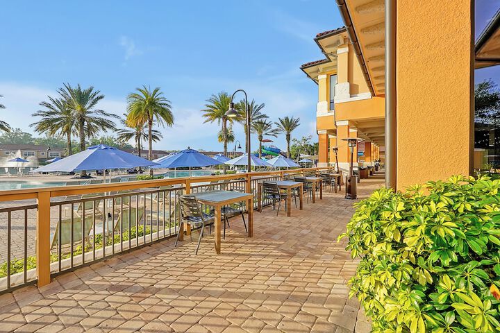Regal Oaks Resort Vacation Townhomes by IDILIQ