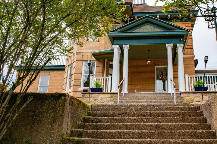 Elk River Hotel