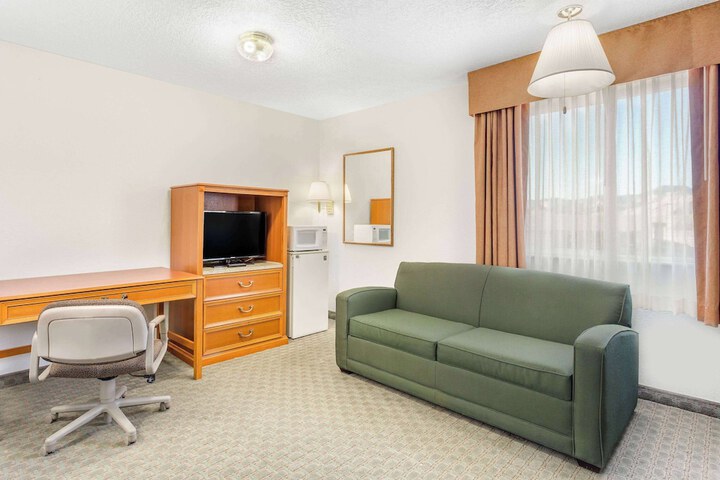 Room 37 of 47