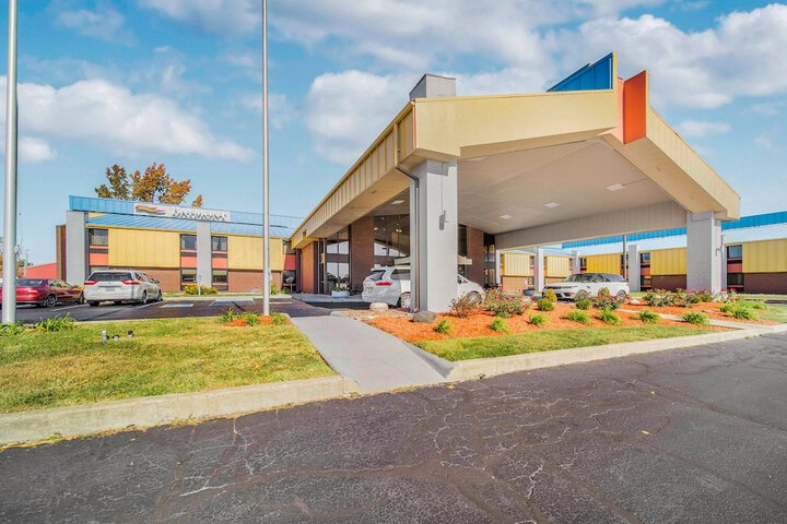 Hotel 2 of 72