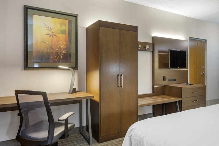 Room 22 of 48