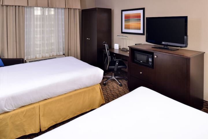 Room 10 of 34