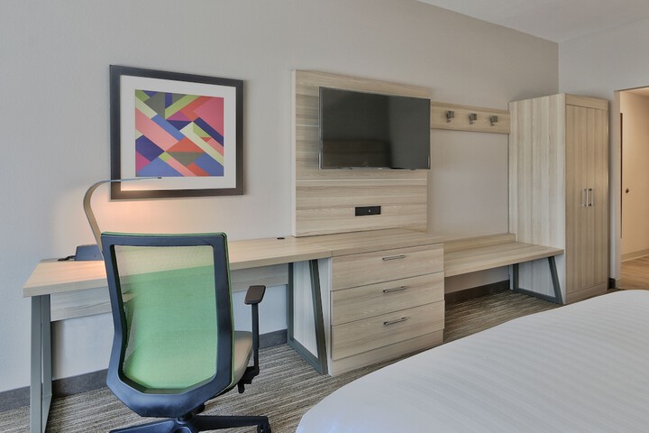 Holiday Inn Express & Suites Roswell by IHG