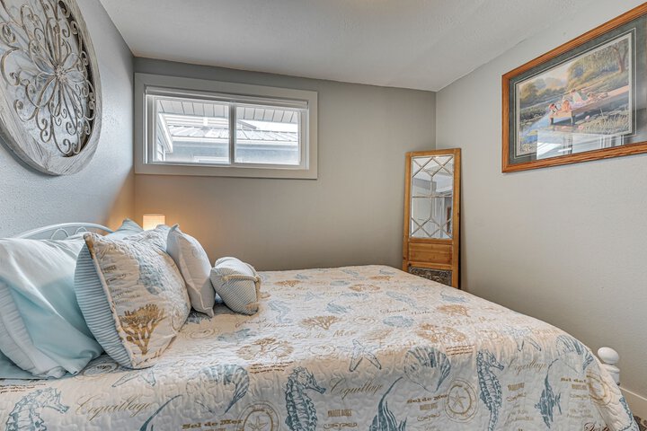 Anglers Cottage on Lake Cornelia: Pets Welcome!