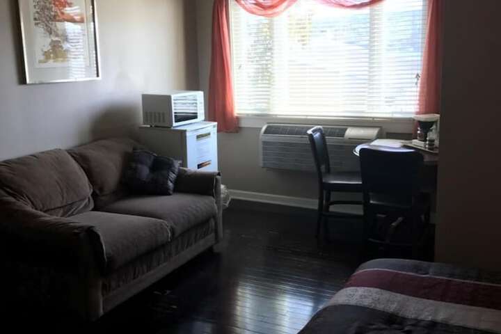Room 14 of 28