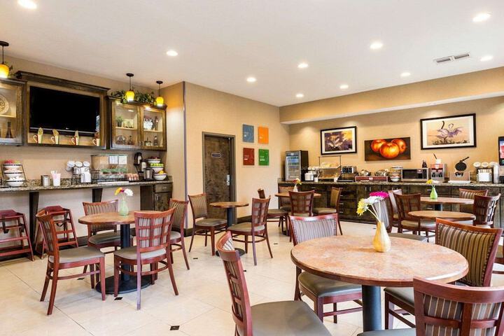 Comfort Inn & Suites Winnie