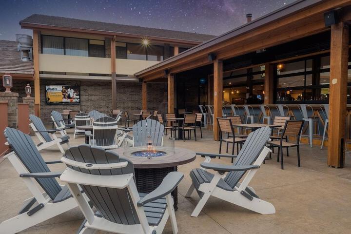 Best Western Plus Saddleback Inn & Conference Center