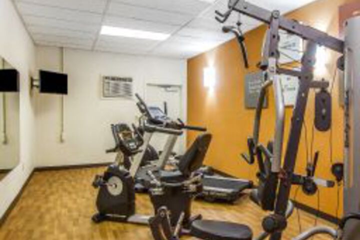 Comfort Suites