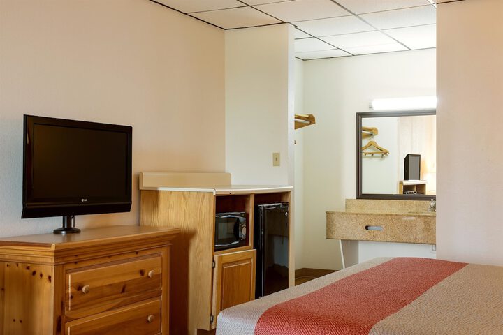Room 36 of 38
