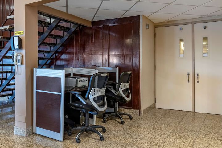 Business Center 29 of 29