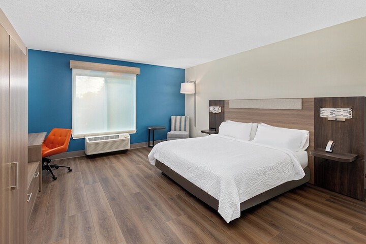 Room 42 of 60