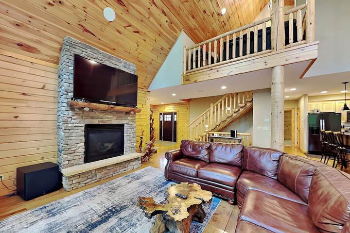 Maple Manor by Taylor Made Deep Creek