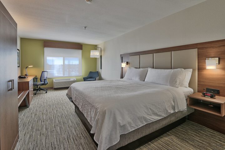 Room 72 of 90