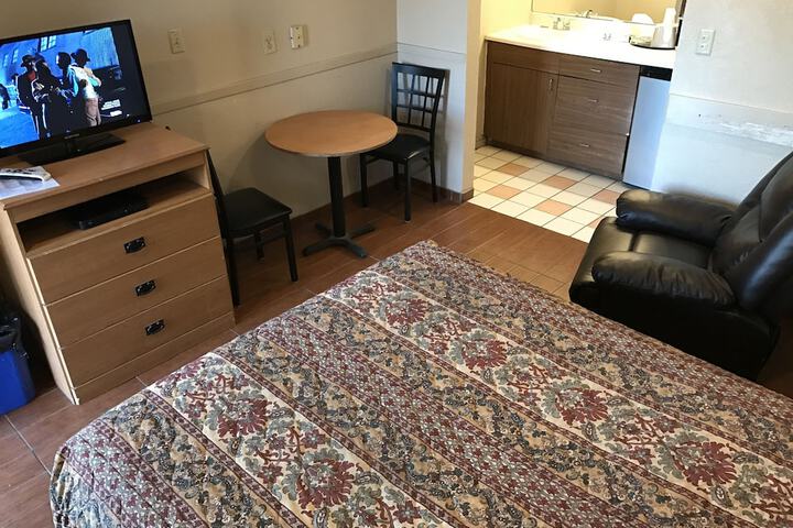 Room 72 of 100