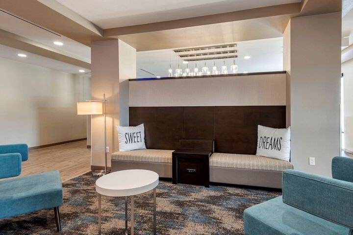 Hotel Interior 10 of 40