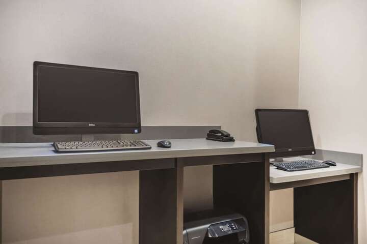 Business Center 29 of 29