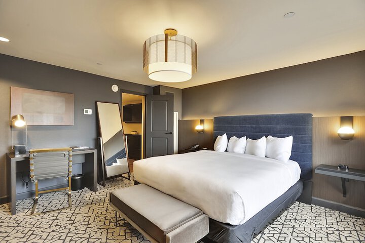 Room 25 of 100