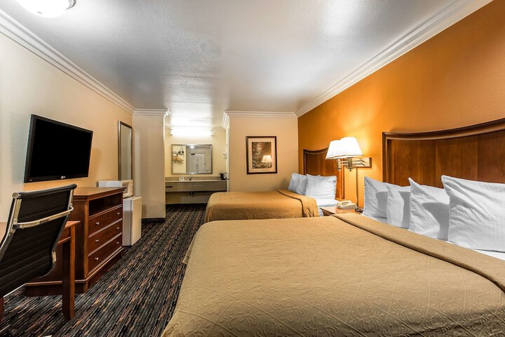 Room 38 of 49