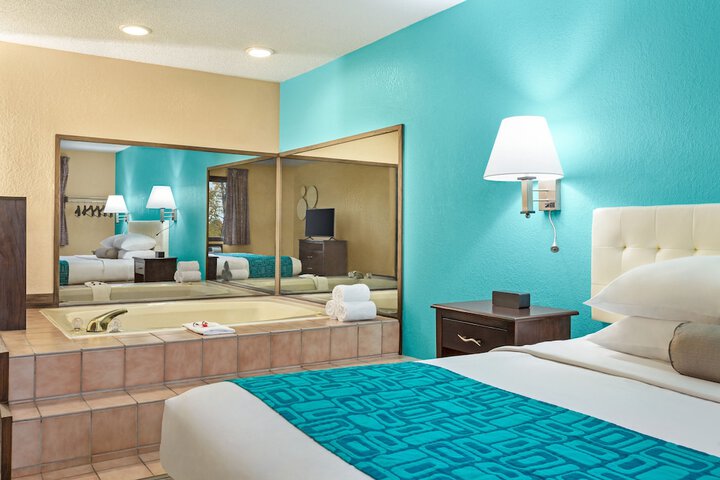 Room 15 of 26