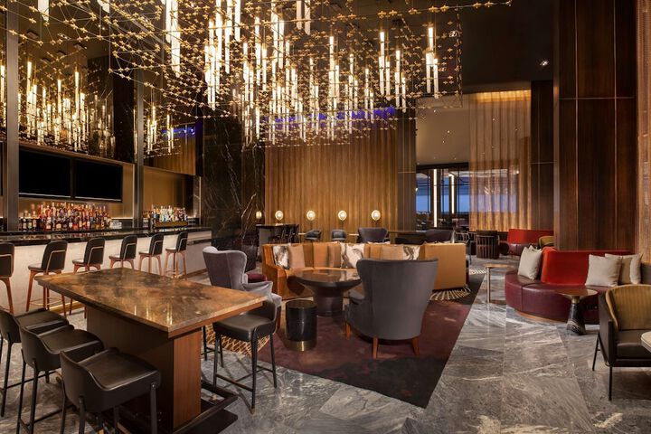 Lounge 104 of 130