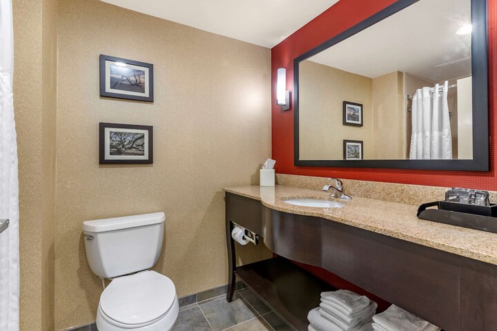 Room 14 of 28