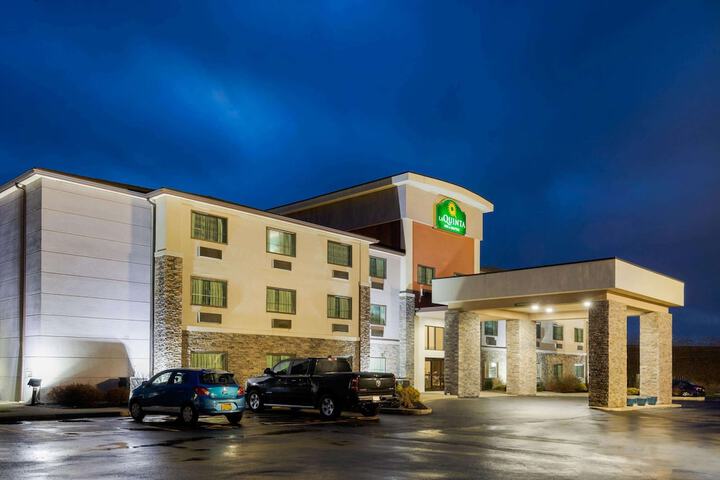 Hotel 2 of 33
