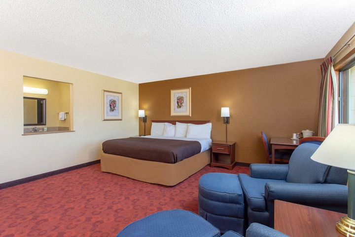 Room 30 of 81