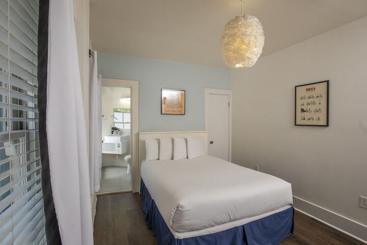 Room 65 of 120