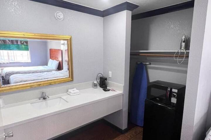 Anchorage Inn Lakeport