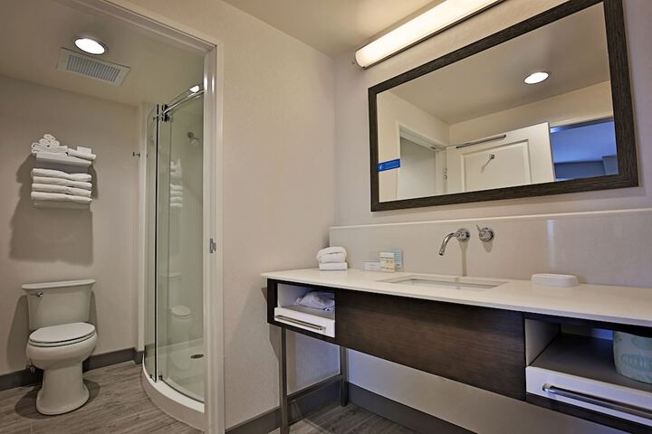 Room 33 of 49