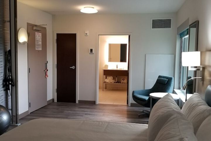 Room 32 of 78