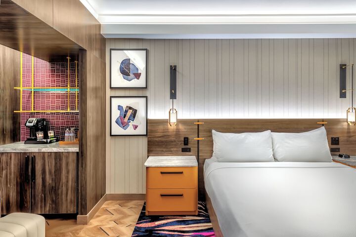 Room 19 of 75