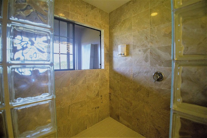 Room 21 of 61