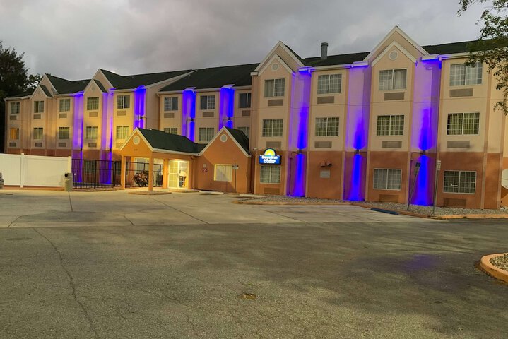 Hotel 2 of 95