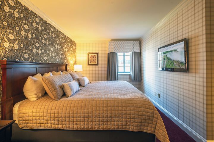 Red Coach Inn