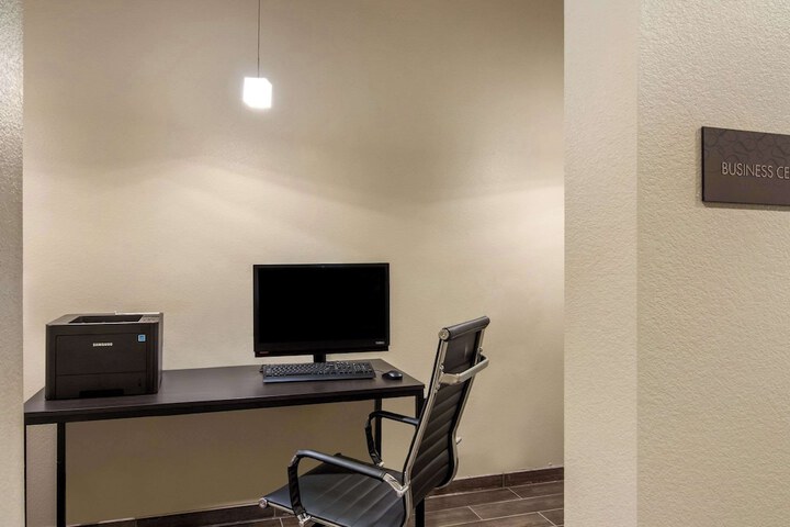 Business Center 40 of 40
