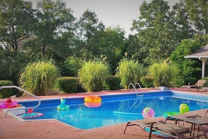 Pool 11 of 44