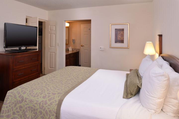 Staybridge Suites Indianapolis-Airport by IHG