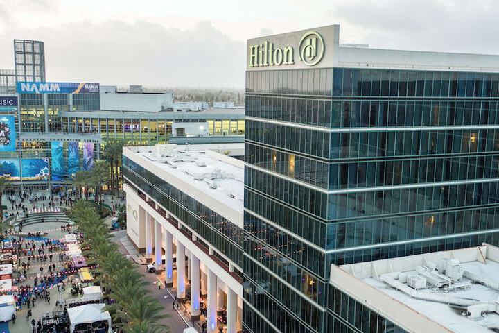 Hotel 2 of 100