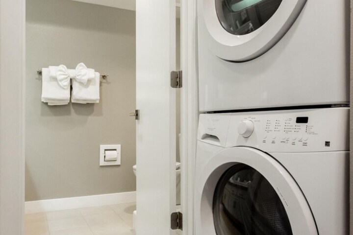 Laundry 30 of 32