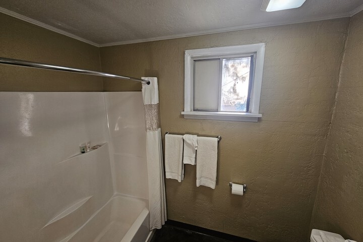 Room 12 of 18