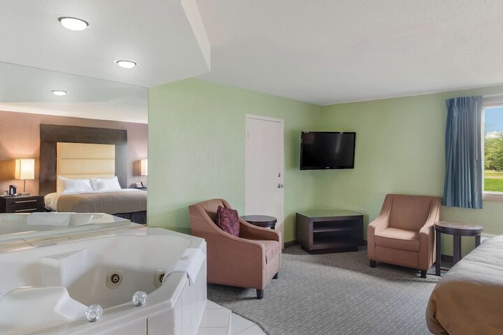 Room 35 of 42