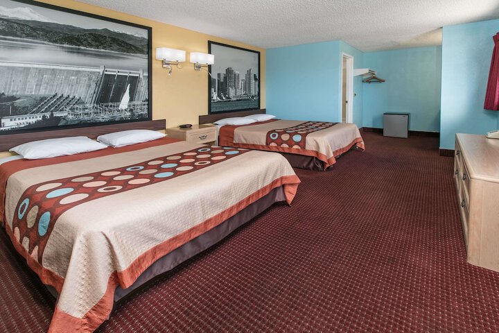 Room 15 of 30